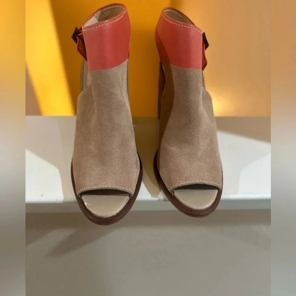 Women’s Kelsi Dagger Brooklyn Milton Suede Blocked Heeled Booties. Size 10. - Picture 2 of 14